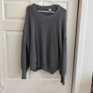 Goumi adult chunky knit sweater. Grey. Woman’s large. Barely worn.